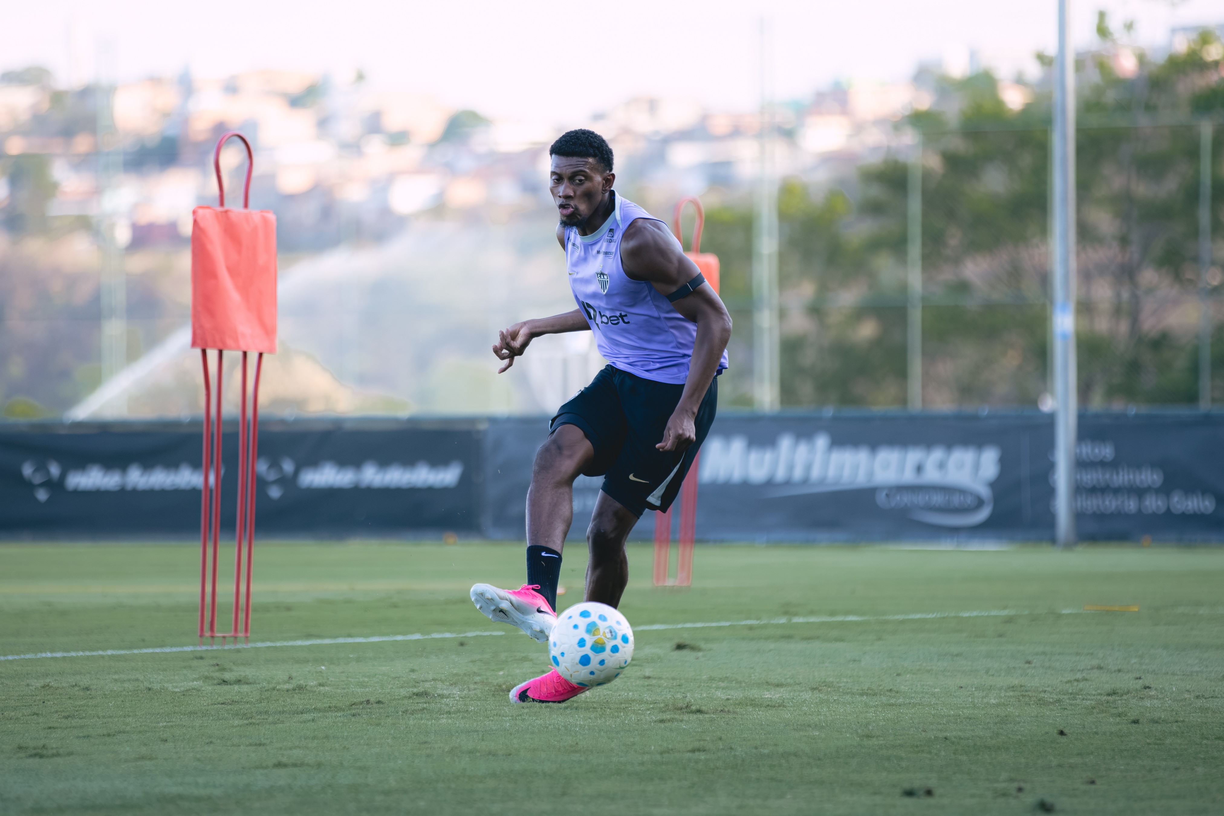Atacante do Atlético-MG tem lesão diagnosticada e aumenta lista de desfalques