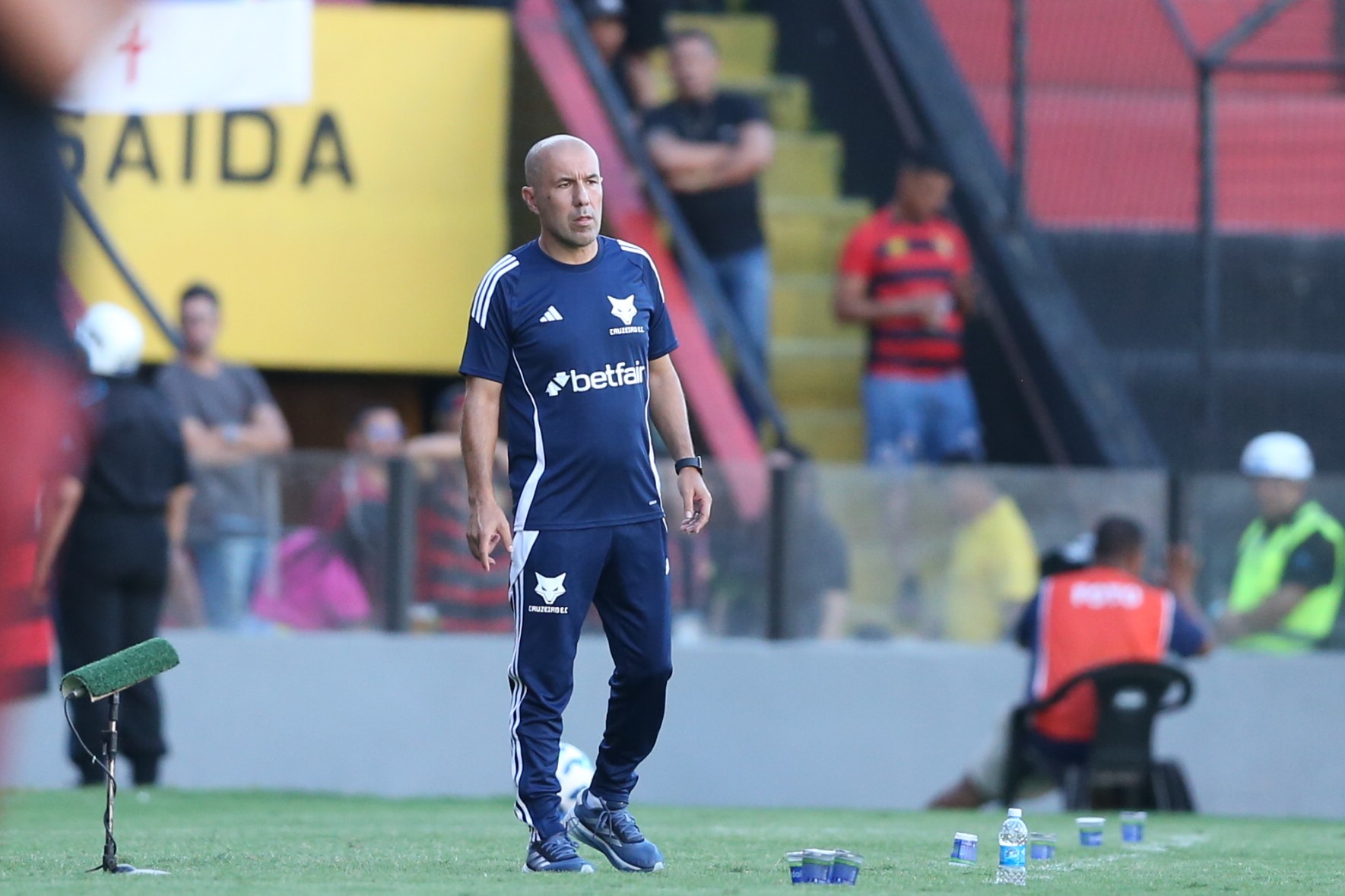 Gestão de Titulares no Clássico: Jardim Aponta Motivos para Embalo do Cruzeiro