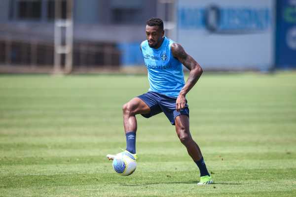 Grêmio fortalece meio-campo para desafios longe de casa.
