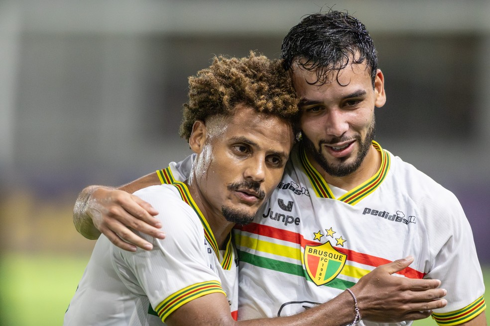 João Martins e Raimar em vitória do Brusque — Brusque x Santa Cruz
