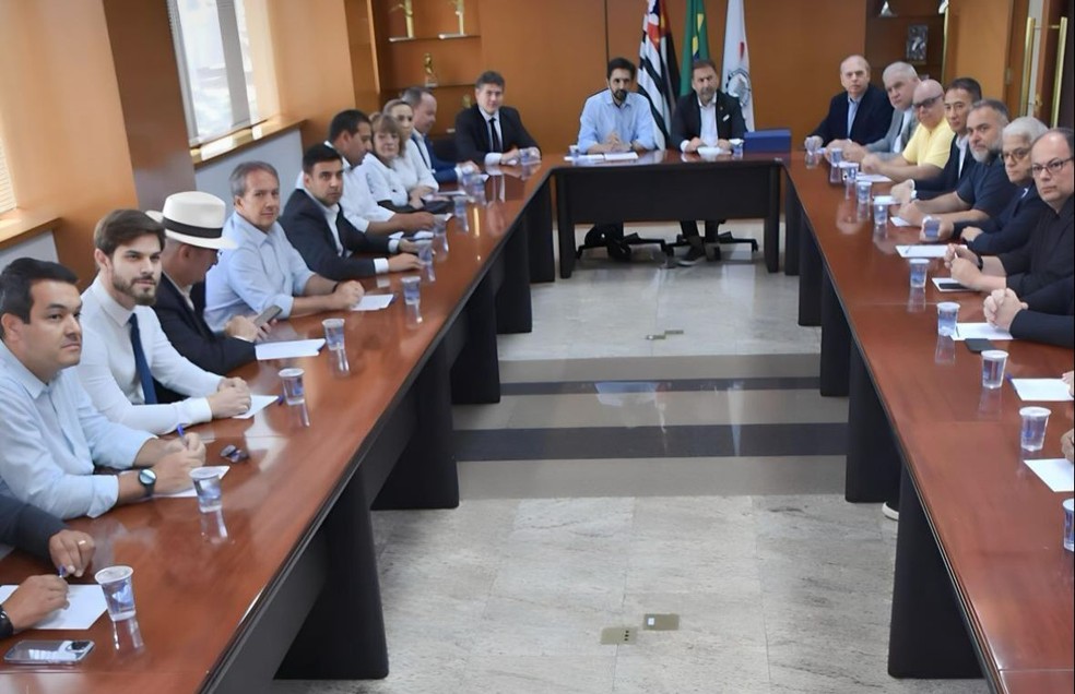 Reunião entre dirigentes do Corinthians e o prefeito Ricardo Nunes — Foto: Divulgação
