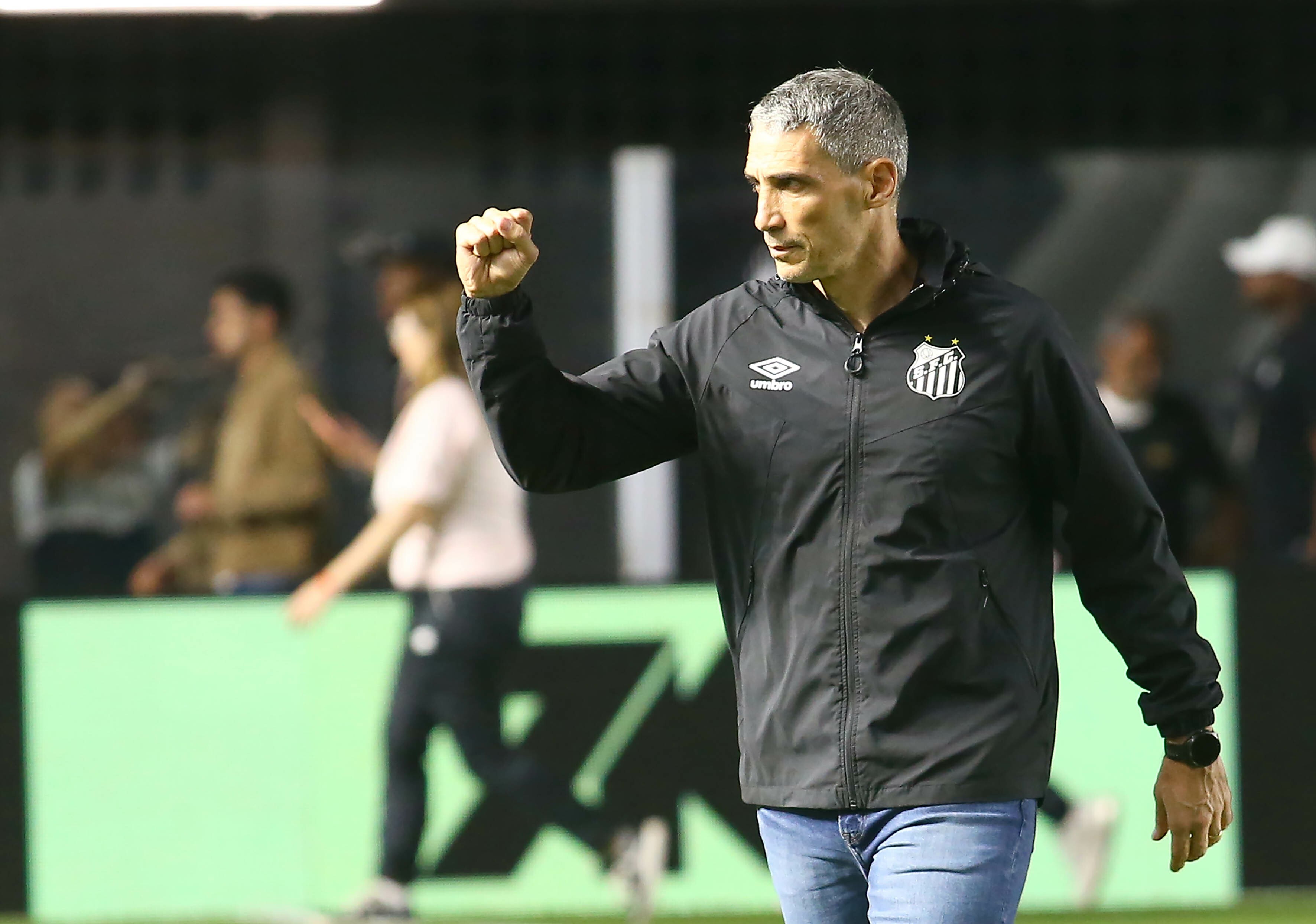 Vojvoda lamenta empate e dá receita para evolução do Santos: 