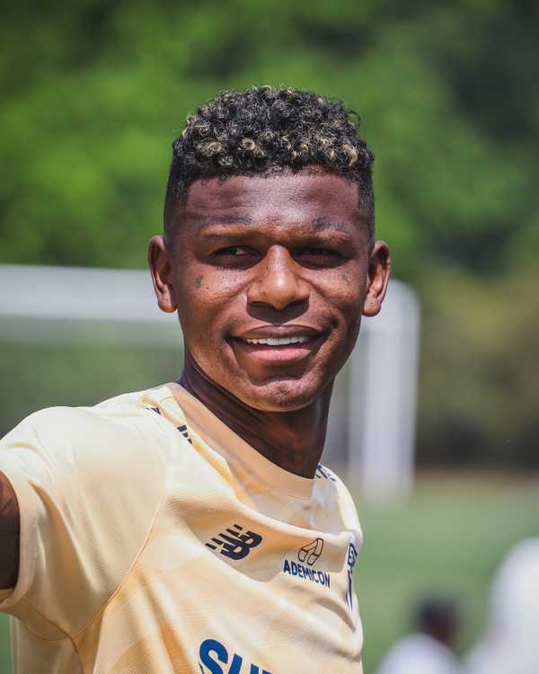 Arboleda segue firme e deve alcançar destaque na temporada do São Paulo.
