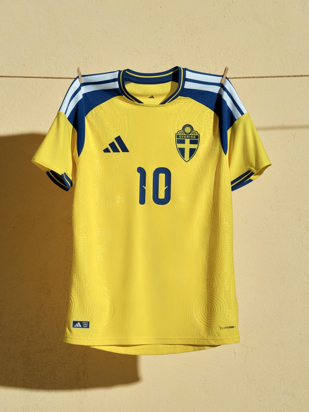 Veja a nova camisa da Suécia — Foto: adidas