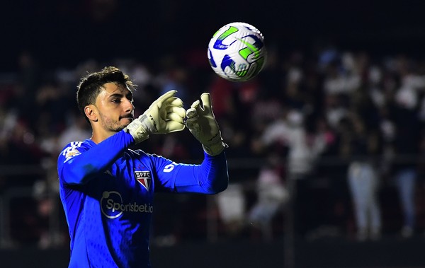 Rafael exalta classificação do São Paulo e projeta clássico contra o Corinthians: 