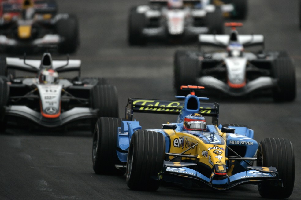 Fernando alonso chegou no gp do brasil de 2005 2025