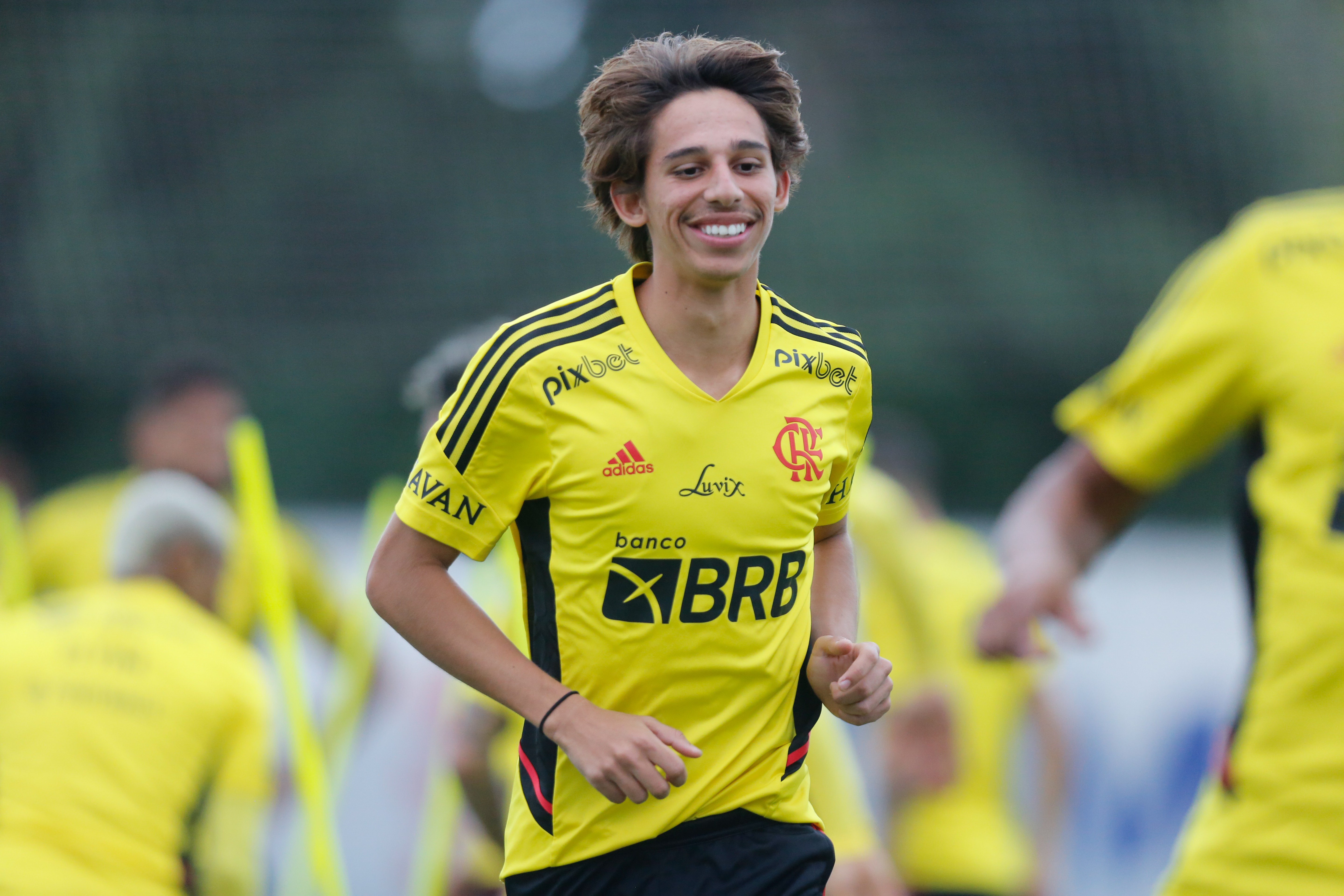 Flamengo aciona Fifa para cobrança de dívida por jogador Werton ao clube português.