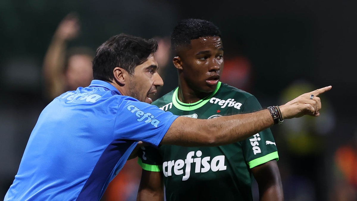 Como Abel reinventou o Palmeiras num 5-2-3 que chegou à liderança do Brasileirão