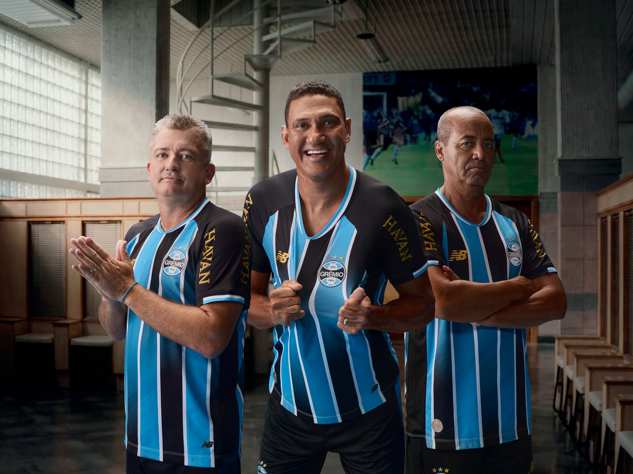 Grêmio apresenta novas camisas; confira detalhes