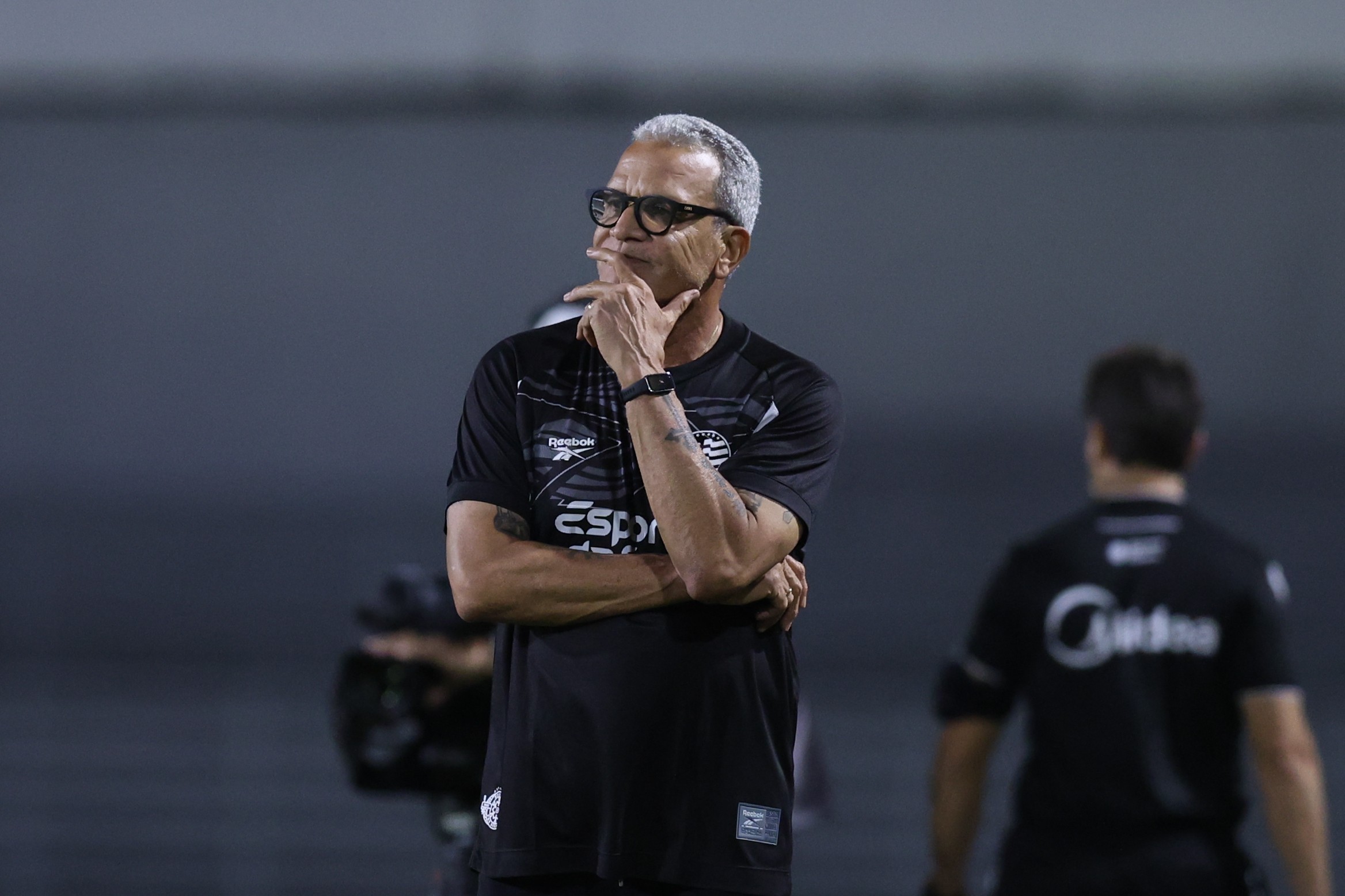 Hélio assume responsabilidade após oitavo jogo do Náutico sem vitória: "Tenho que fazer o time jogar"