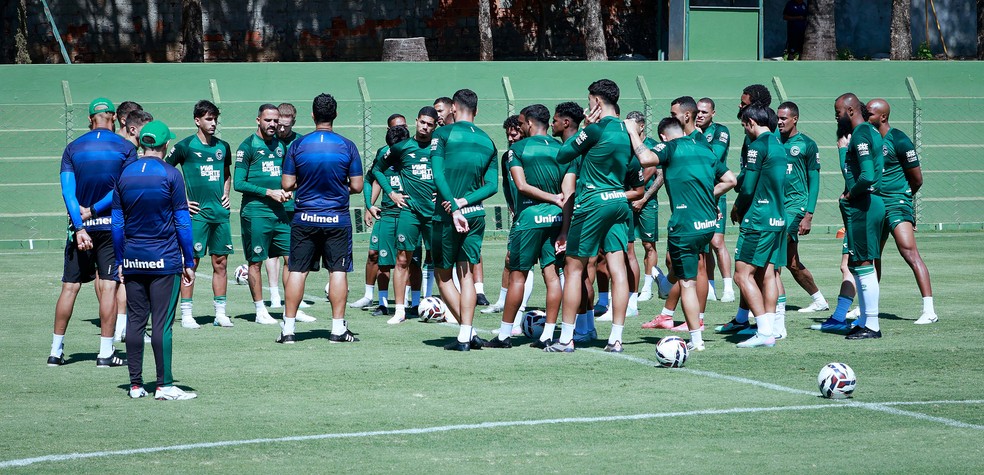 Goiás treinou pela manhã em Goiânia e viajou à tarde — Foto: Rosiron Rodrigues/GEC