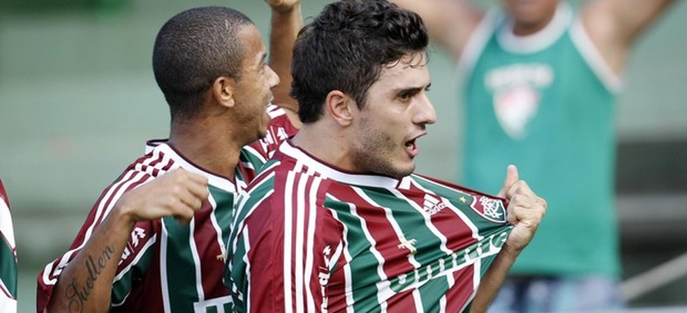 Marquinho comemora gol em 2009 — Foto: Photocamera