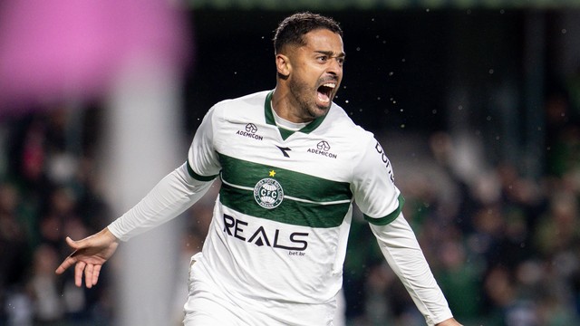 Dellatorre, atacante do Coritiba