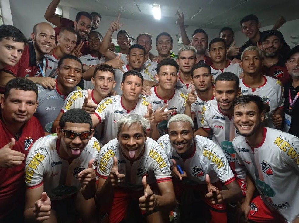 Elenco do Real Ariquemes após a vitória contra a Portuguesa — Foto: Divulgação/Real Ariquemes