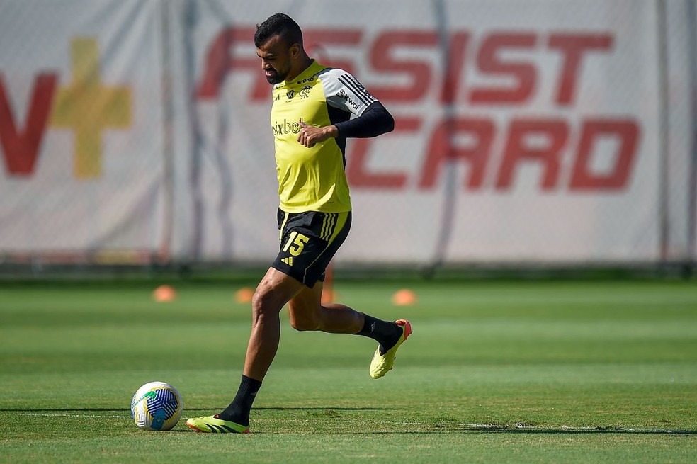 Fabrício Bruno volta ao time do Flamengo — Foto: Marcelo Cortes/Flamengo