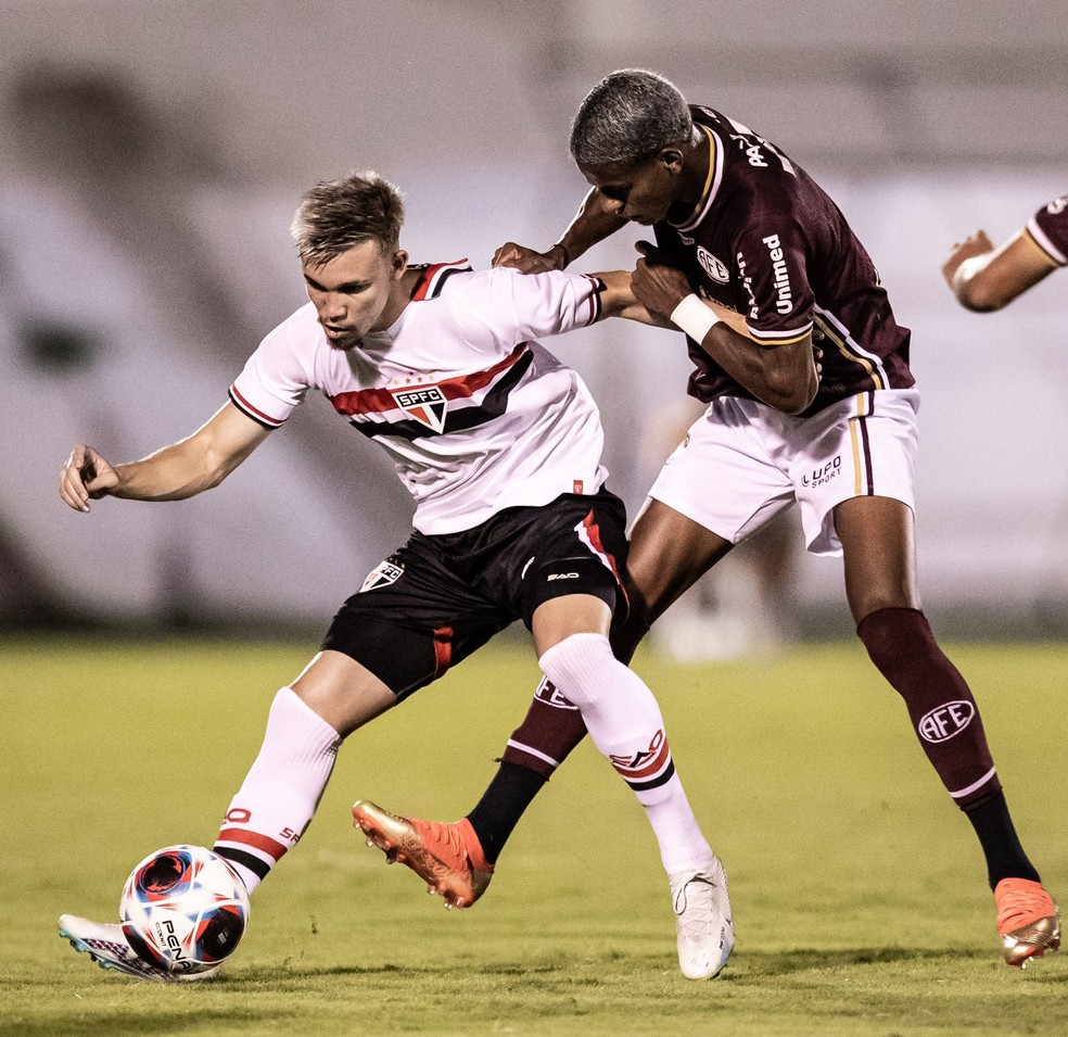 Felipe Negrucci falou sobre a queda do São Paulo na Copinha — Foto: Célio Messias/São Paulo FC