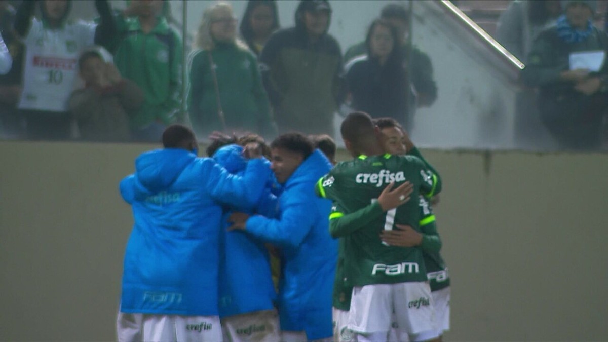 Duelo de promessas é atração em Choque-Rei que vale liderança no Brasileiro Sub-17