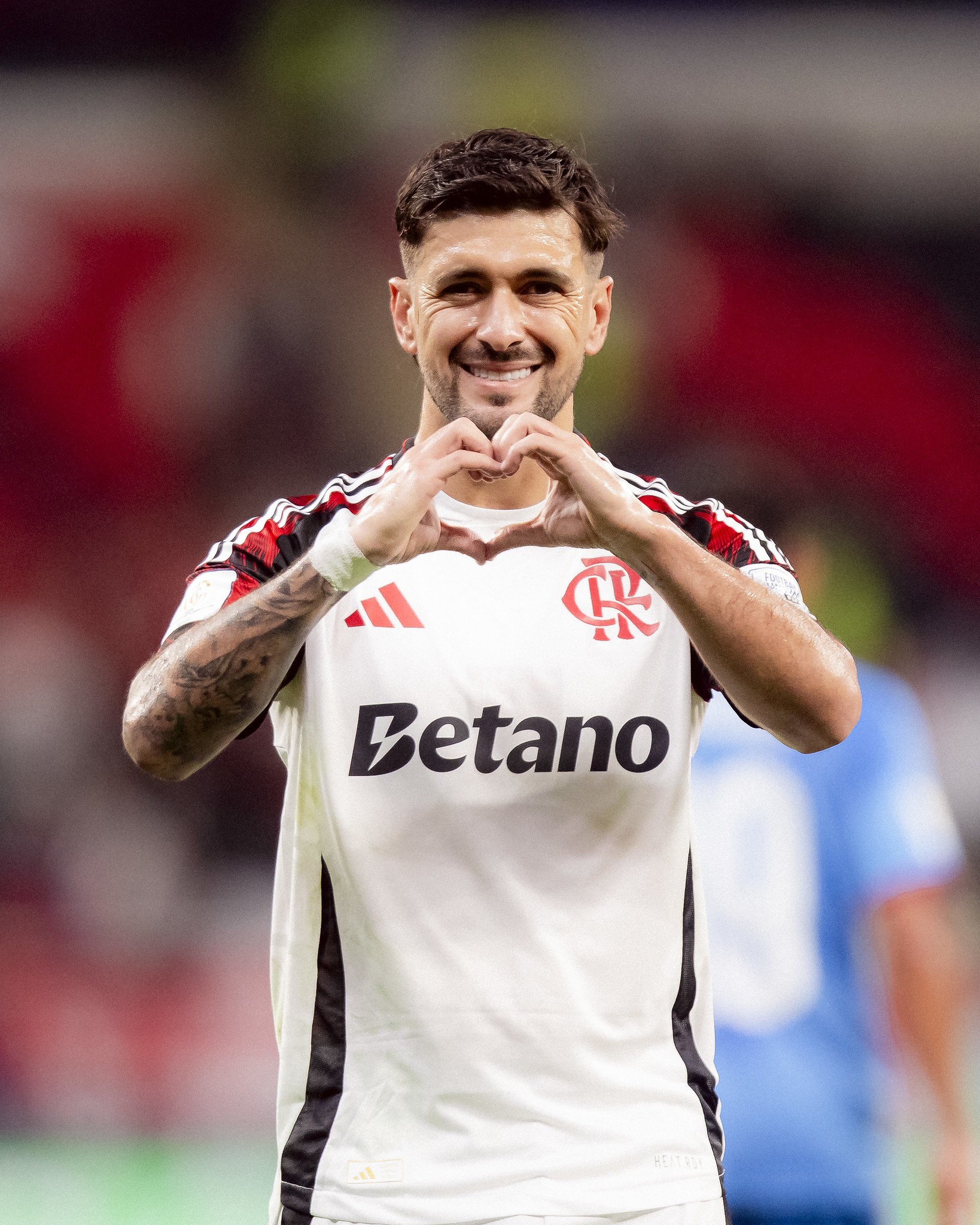 Arrascaeta, campeão e artilheiro: iguala Pedro e brilha como maior goleador do Flamengo em mundiais