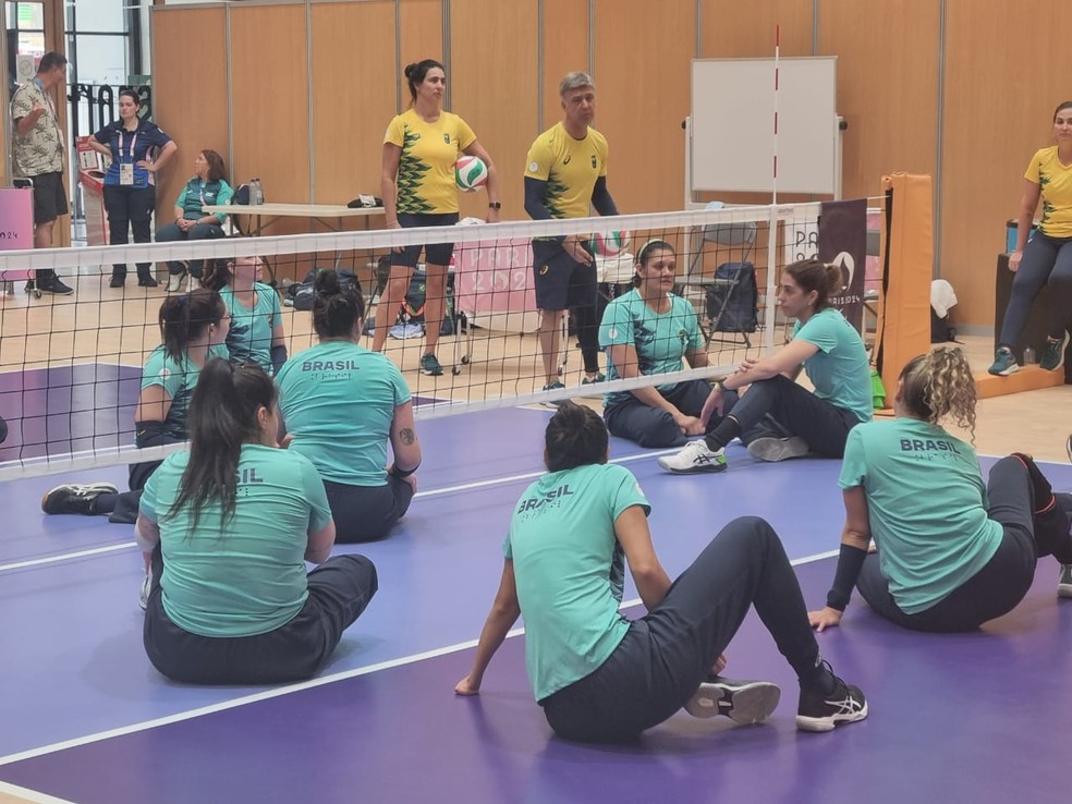 Equipe brasileira de vôlei sentado - Paralimpíadas 2024 — Foto: Fábio Grijó / ge