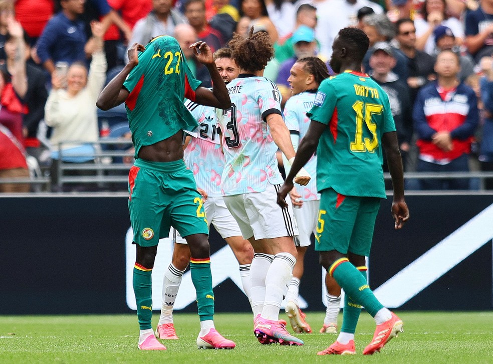 Jogadores de Senegal lamentam eliminação — Técnico de Senegal