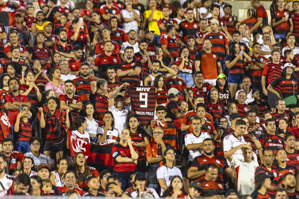 Torcedores na arquibancada para Bangu x Flamengo, em Aracaju, pelo Carioca 2024  Foto: Igor Matias/Governo de Sergipe