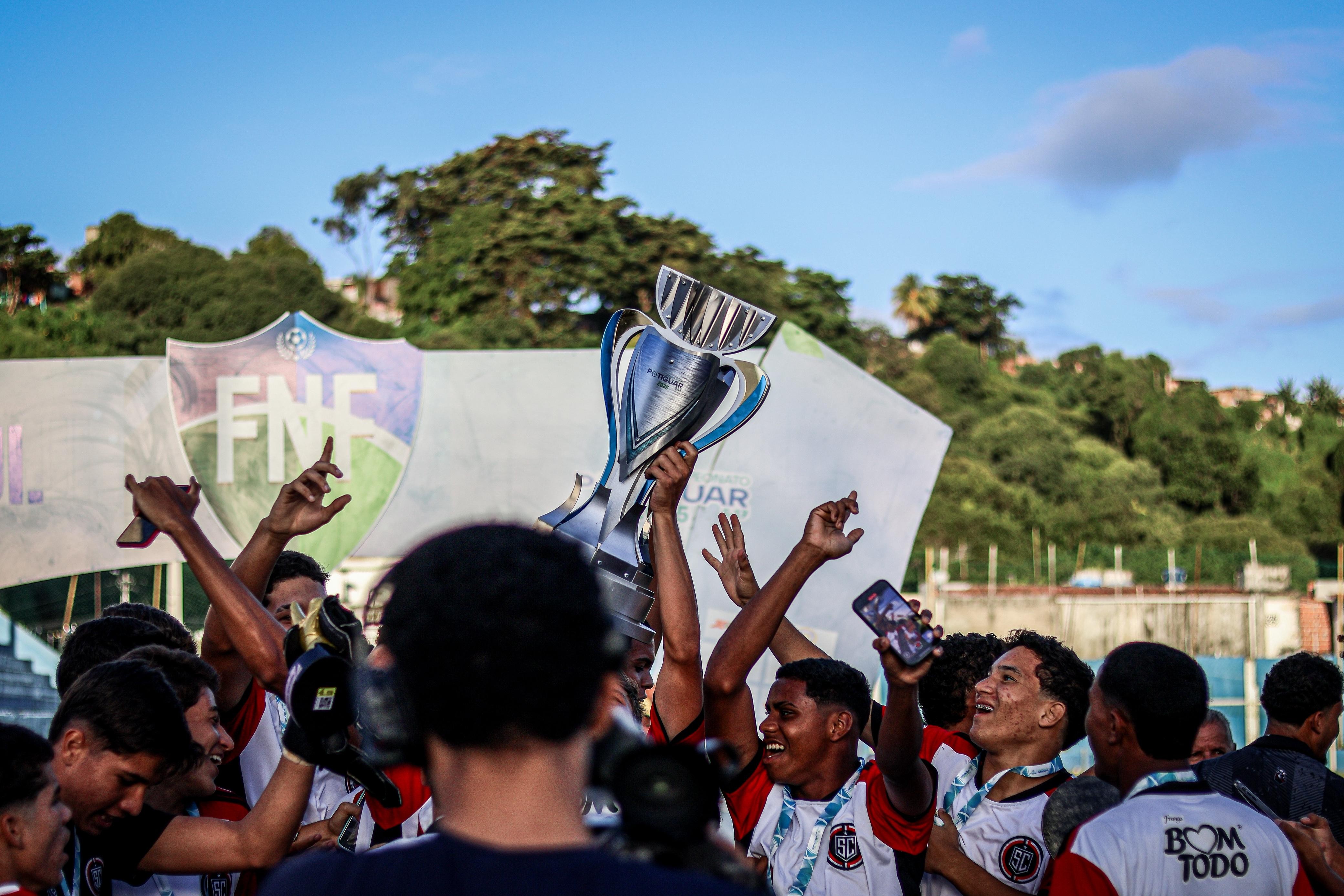 Santa Cruz de Natal vence América-RN e é campeão potiguar sub-17 | Ge