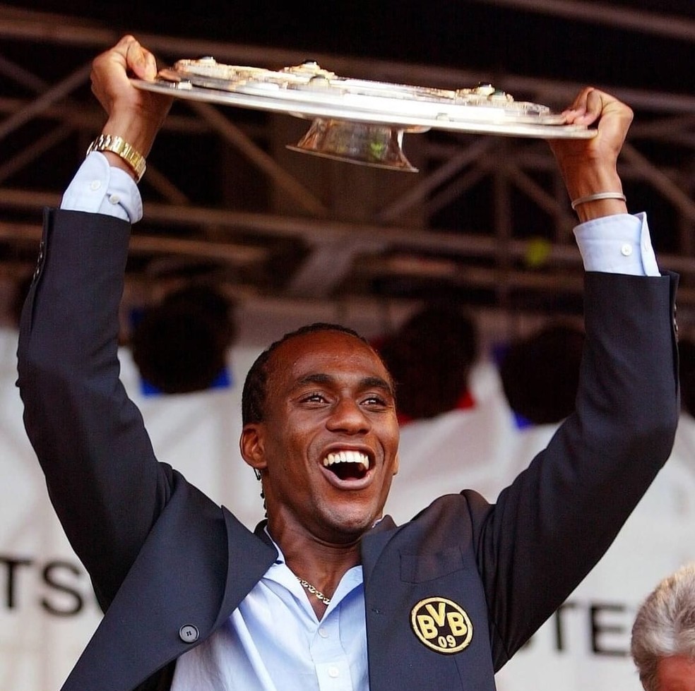 Evanilson foi campeão da Bundesliga pelo Borussia Dortmund em 2002 — Foto: Arquivo pessoal