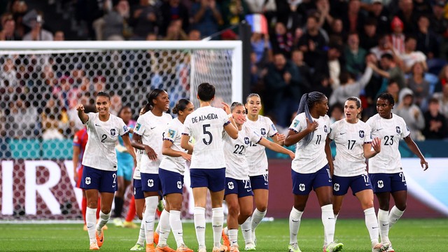 Mesmo com reservas, França vence jogo de nove gols com Panamá e