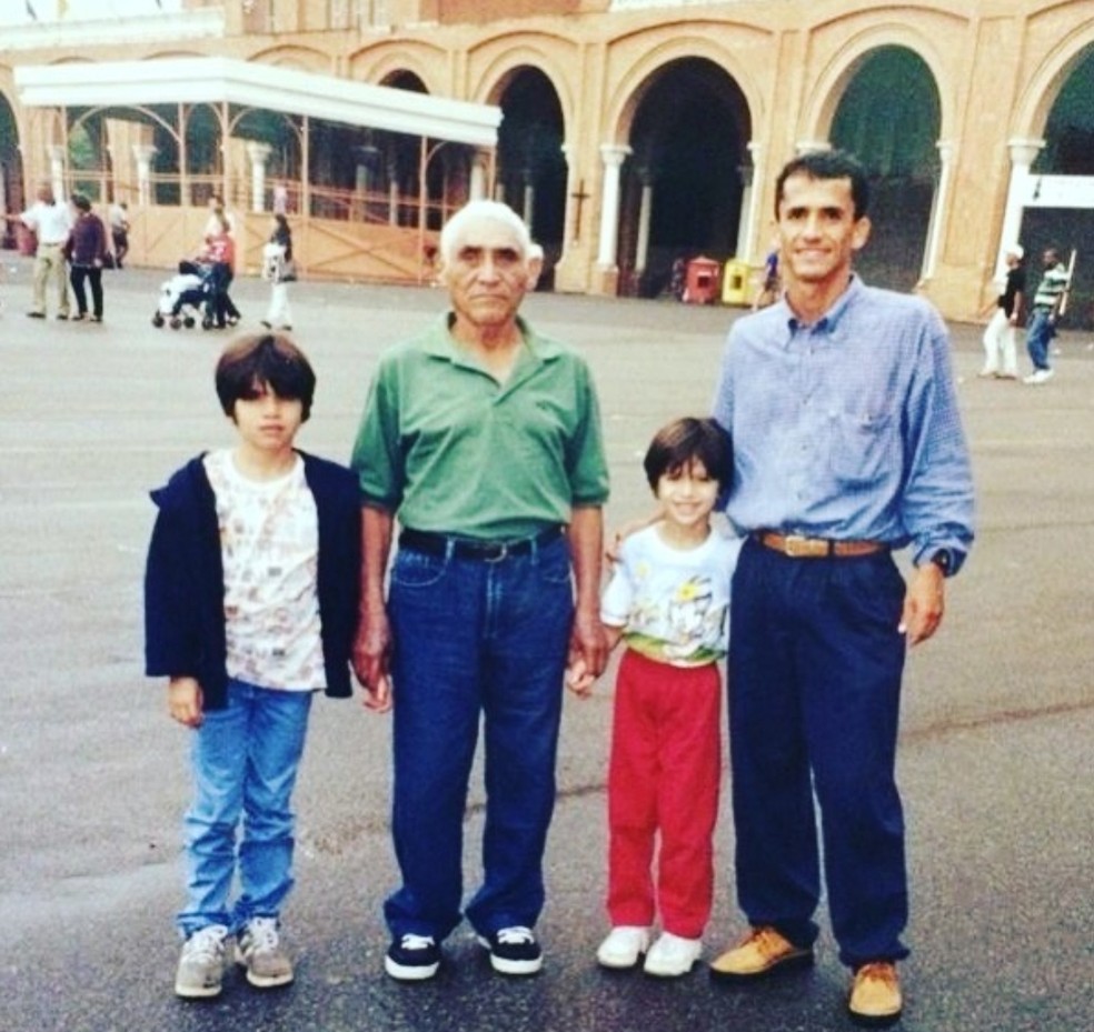 Vanderlei com o falecido pai, José Cordeiro de Lima — Foto: Arquivo Pessoal