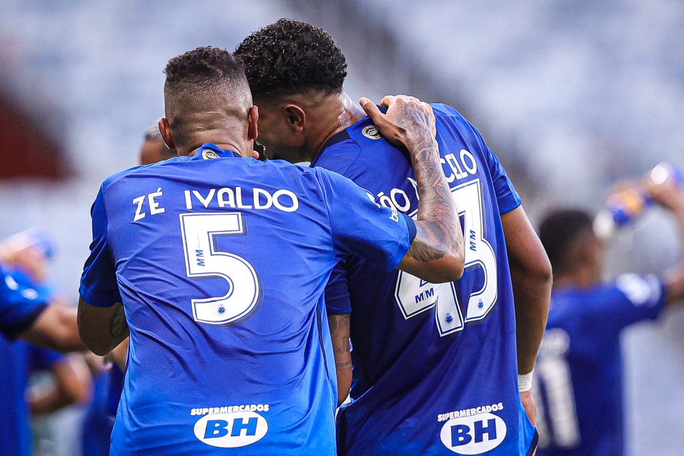 Zé Ivaldo e João Marcelo no Cruzeiro — Foto: Staff Images / Cruzeiro