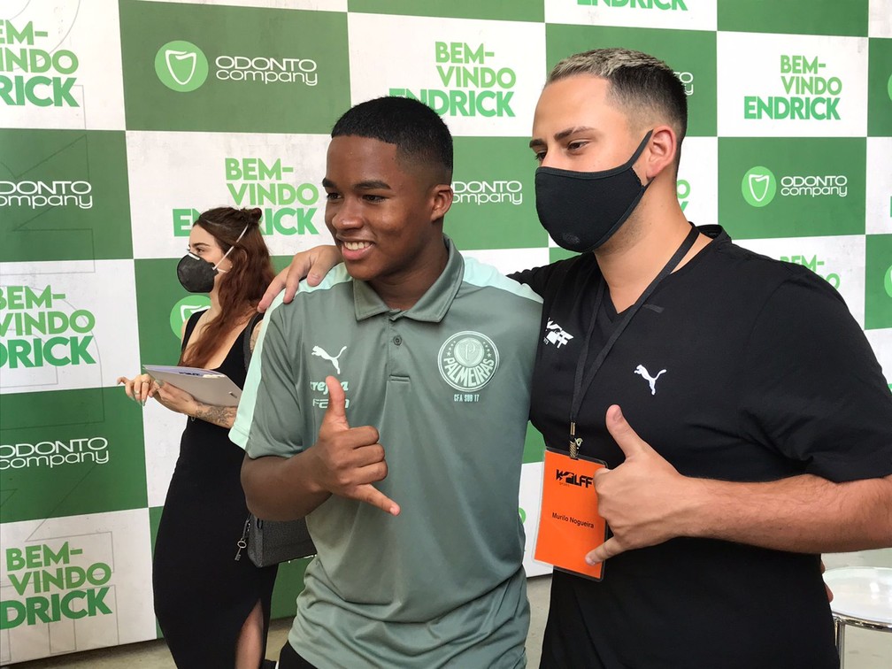 Abel cita até Messi e Neymar para falar de Endrick no Palmeiras: Jogar no  time principal não é igual jogar na base