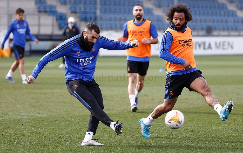Uniforme de treino do real madrid clearance