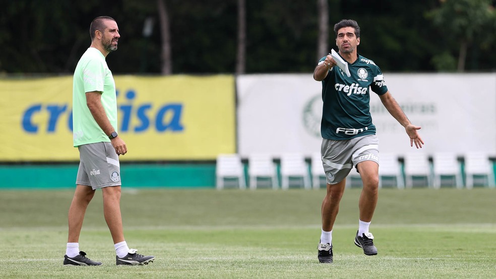 Treino do Palmeiras, João Martins e Abel Ferreira — Foto: Cesar Greco / Palmeiras