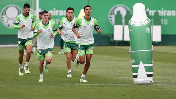 Palmeiras inscreve 32 jogadores no Paulistão e adiciona Paulinho até sábado.