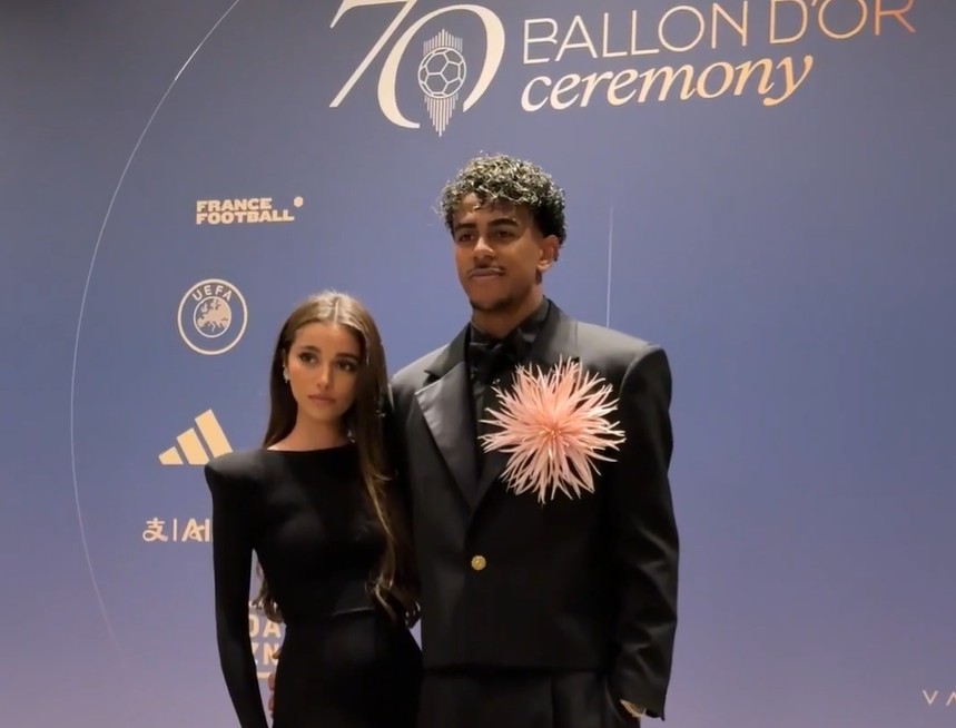 Yamal rouba cena com look extravagante na cerimônia da Bola de Ouro 2026