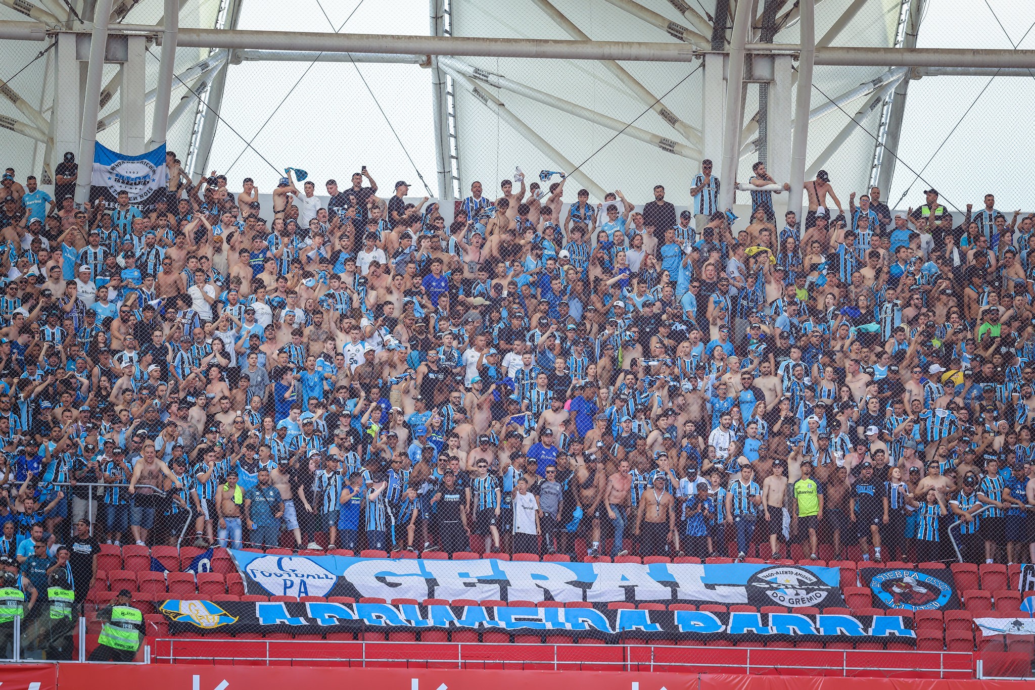 Ingressos para o Gre-Nal esgotados em tempo recorde pela torcida do Grêmio