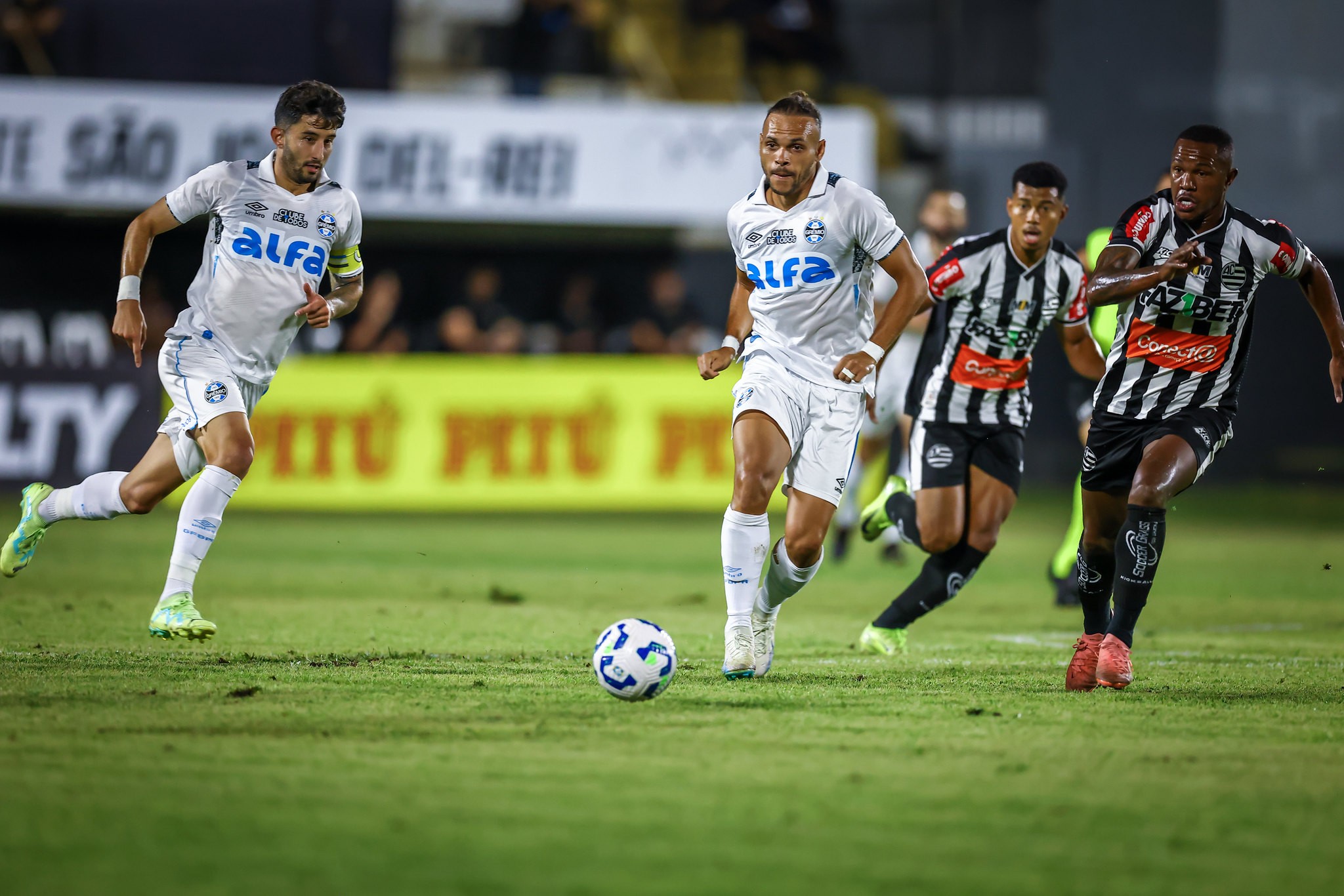 Braithwaite passará por exames e pode desfalcar o Grêmio no Gre-Nal