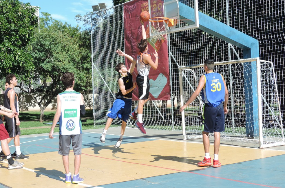 Dinamismo e rapidez: conheça as regras do basquete 3x3, modalidade