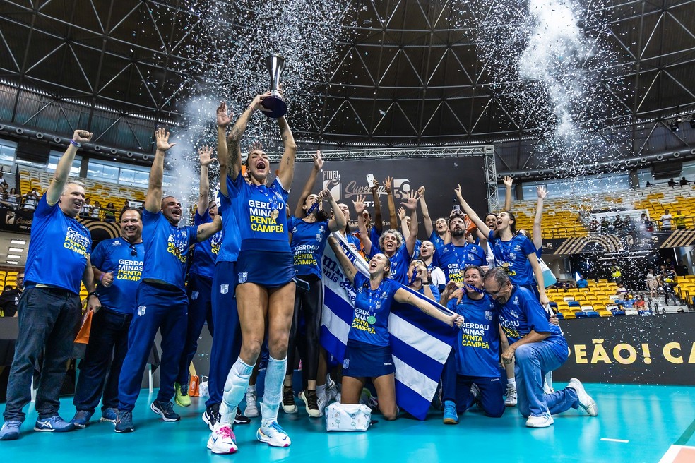 Minas vence o Praia Clube e é campeão da Superliga feminina 2023/24 — Foto: Divulgação Minas