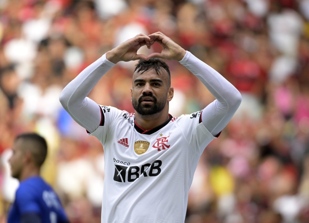 Fabrício Bruno comemora um gol em Flamengo x Nova Iguaçu — Foto: André Durão