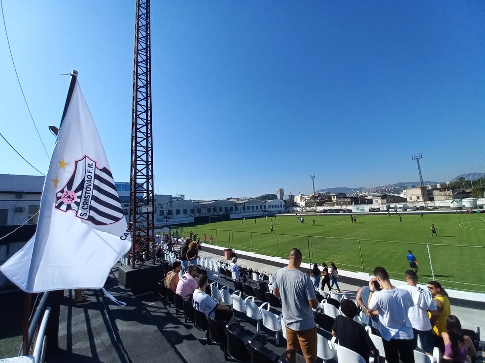Est&aacute;dio Ronaldo Naz&aacute;rio voltou a receber partidas no Carioca da S&eacute;rie C &mdash; Foto: Raphael Zarko