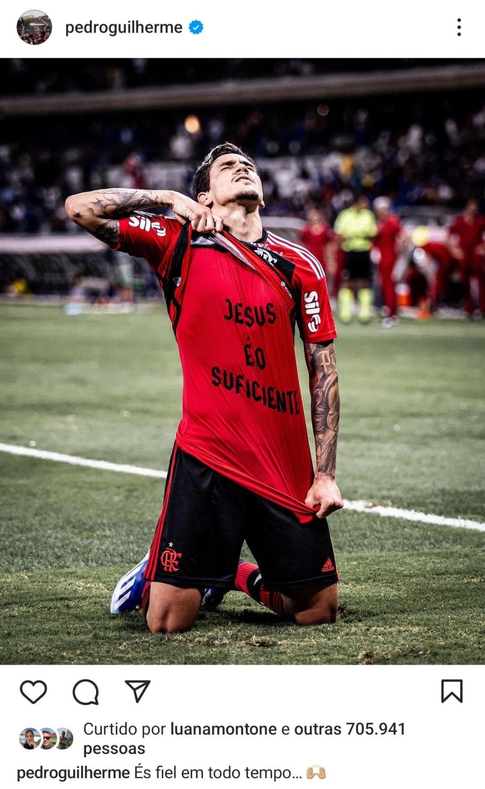 Pedro posta foto comemorando com uma mensagem religiosa no Cruzeiro x Flamengo — Foto: Reprodução / Instagram