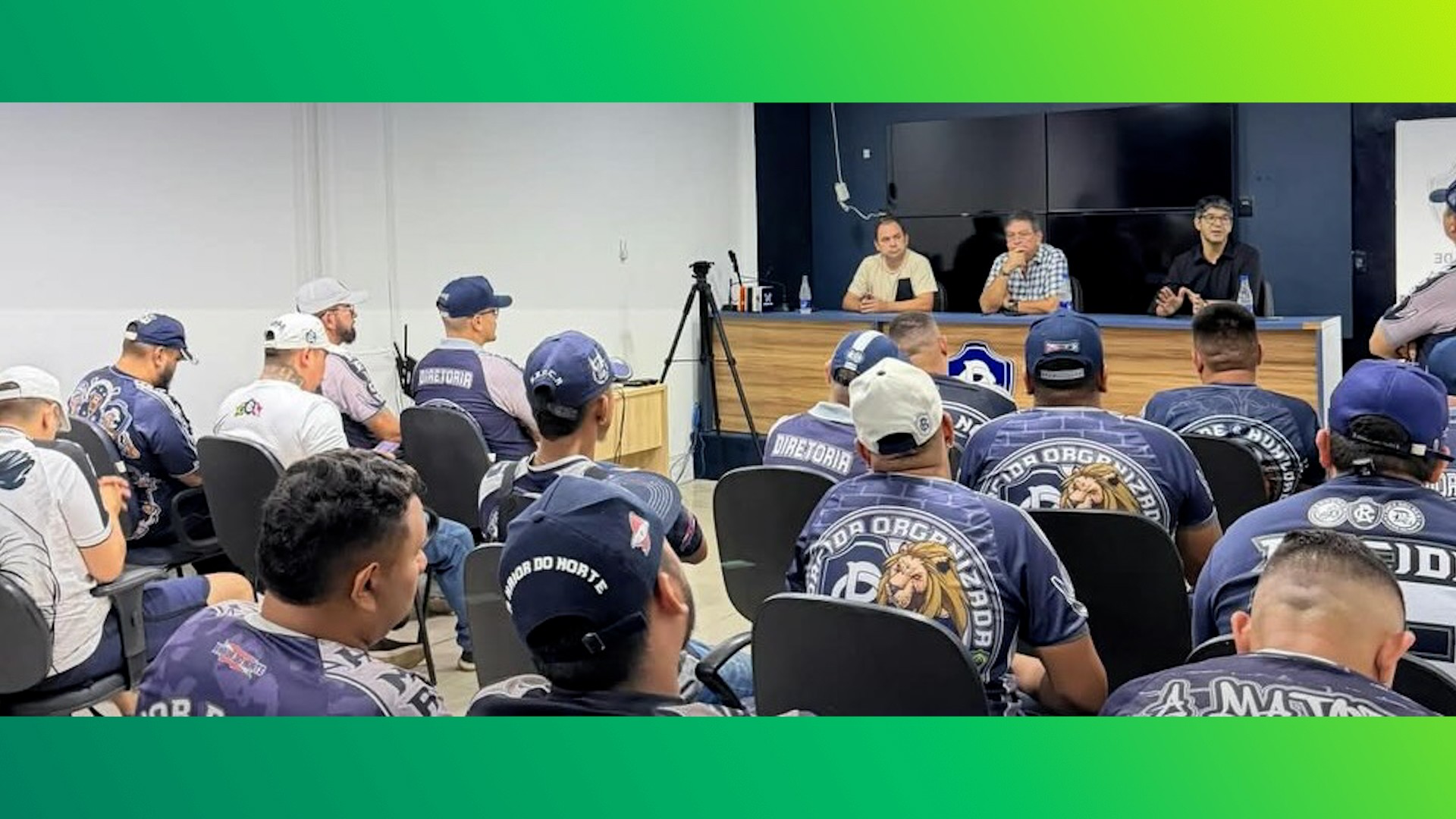 Torcida organizada do Remo realiza reunião com diretoria para cobrar momento do clube