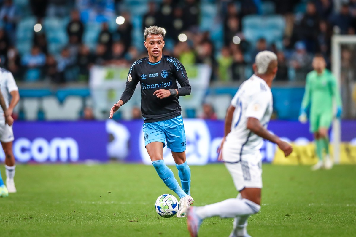 Alvo no mercado, Bitello vê janela de transferências se fechar e busca retomada no Grêmio