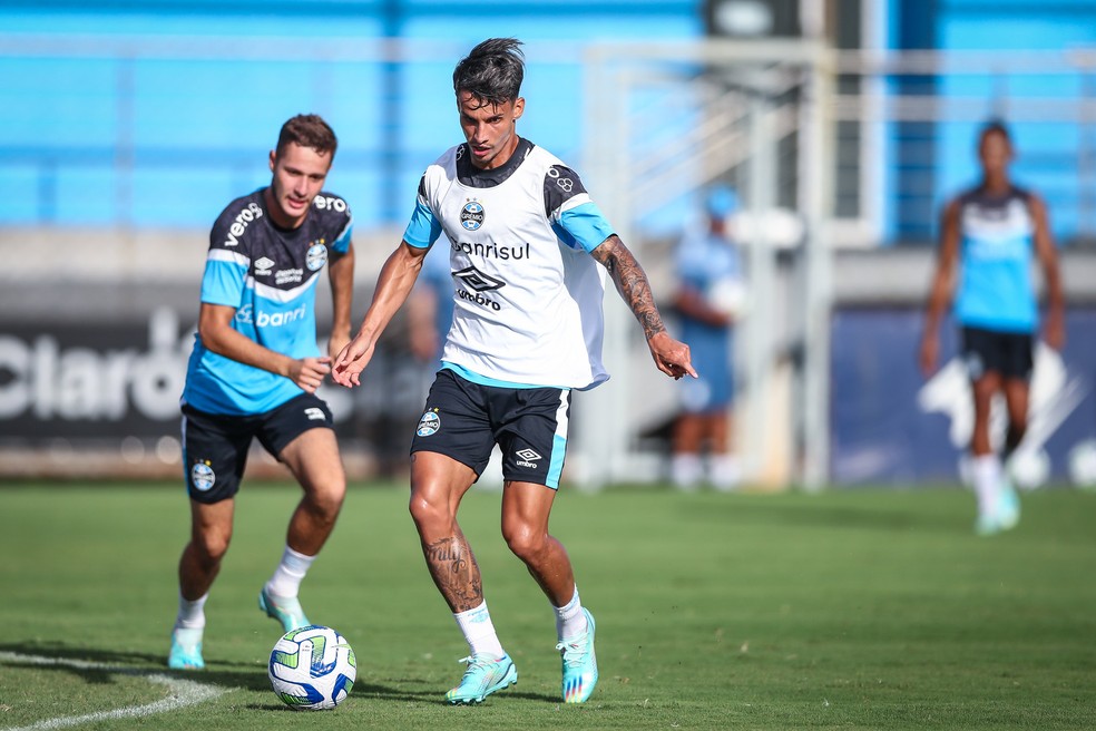 Post de Ferreira, do Grêmio, gera polêmica sobre limites em ações de sites  de apostas com jogadores, negócios do esporte