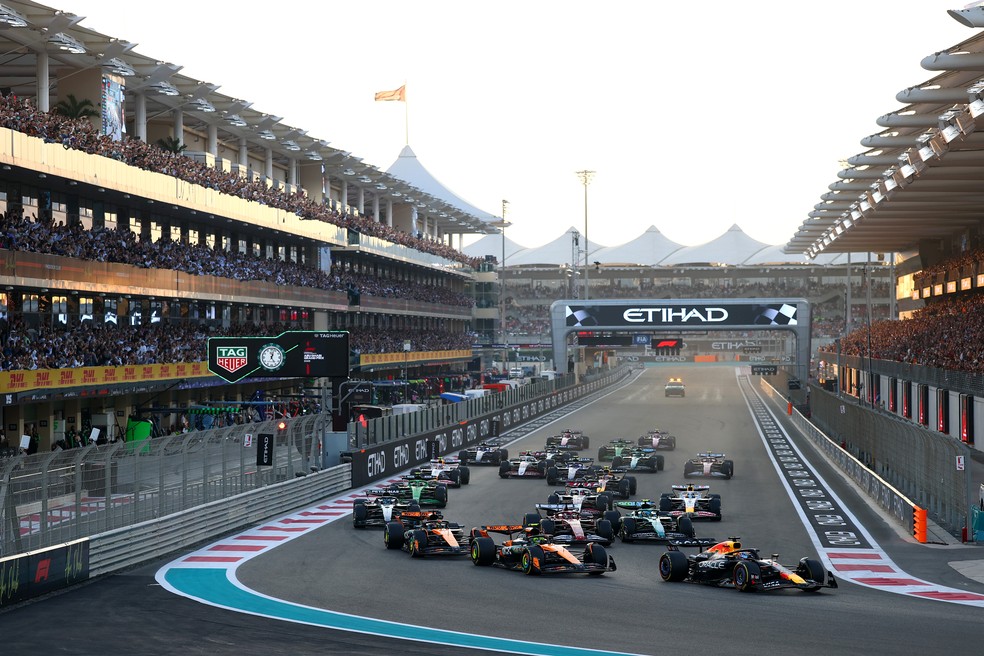 Largada do GP de Abu Dhabi, Fórmula 1 — Foto: Bryn Lennon - Formula 1/Formula 1 via Getty Images