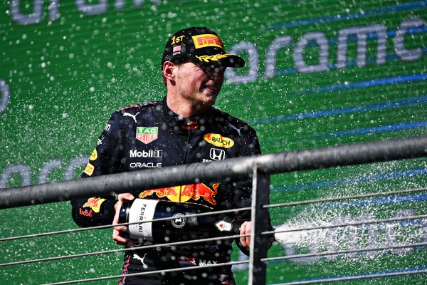 Red Bull amplia liderança no Mundial de Construtores. Veja a classificação