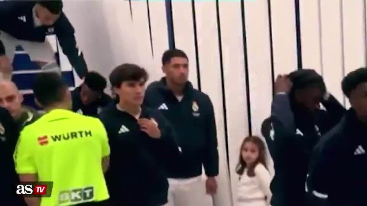 Vinicius Junior vaiado no Bernabéu e consolado por Mbappé em vitória do Real Madrid
