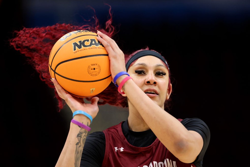 Kamilla Cardoso, estrela brasileira do South Carolina Gamecocks, do basquete universitário americano (NCAAW) — Foto: Steph Chambers/Getty Images