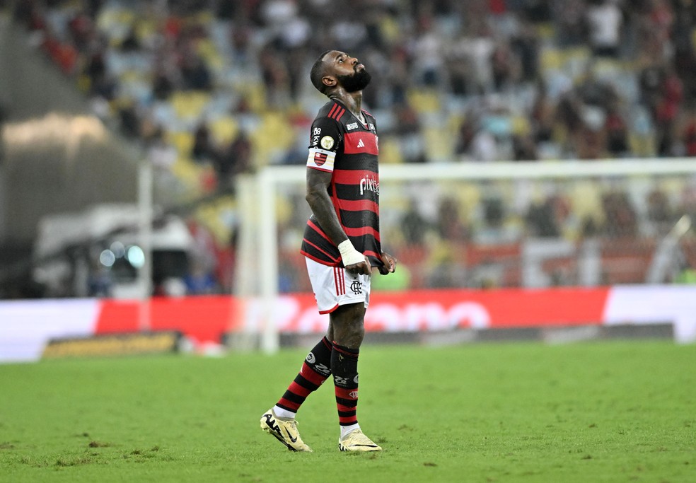 Gerson lamenta em Flamengo x Vasco — Foto: André Durão